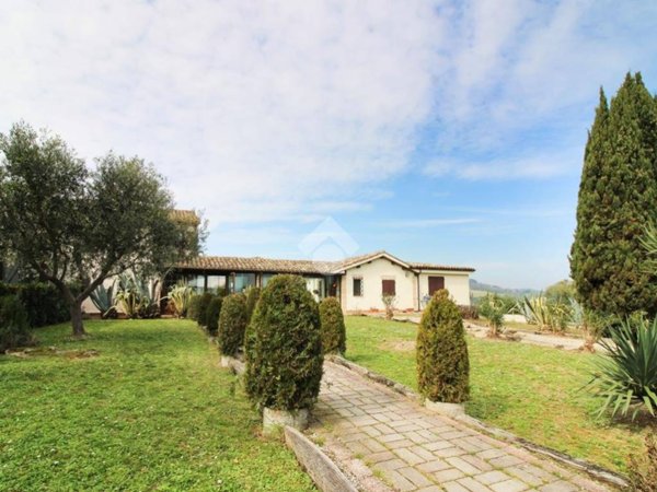 negozio in vendita a Porto San Giorgio