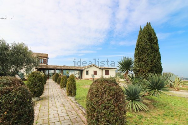 casa indipendente in vendita a Porto San Giorgio