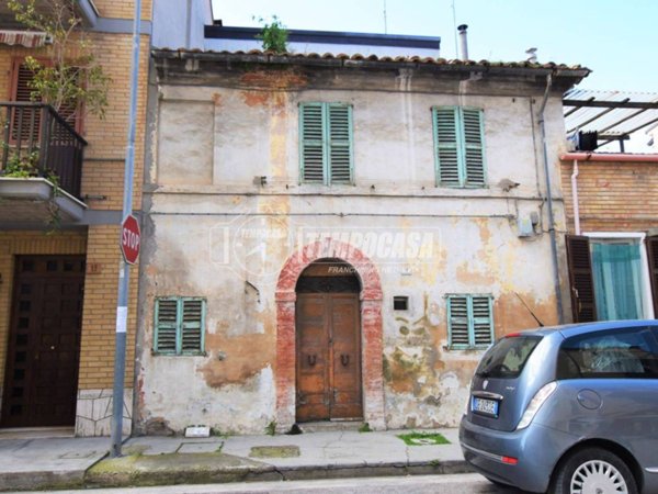casa indipendente in vendita a Porto San Giorgio