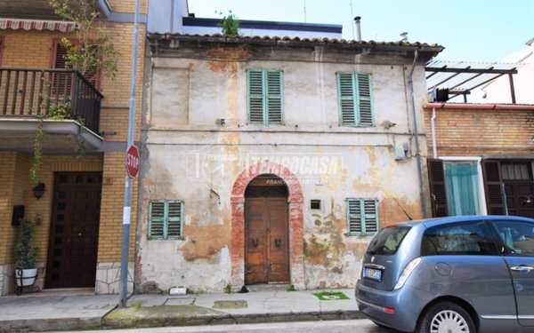 casa indipendente in vendita a Porto San Giorgio