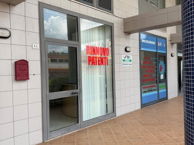 locale commerciale in vendita a Porto San Giorgio