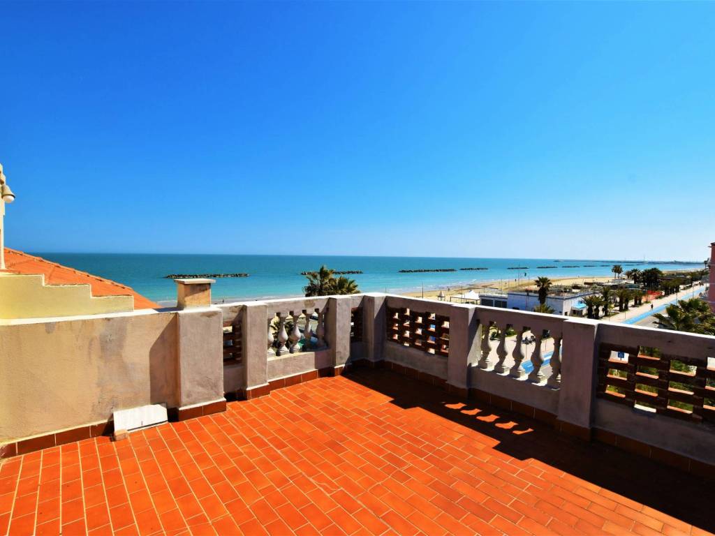 casa indipendente in vendita a Porto San Giorgio