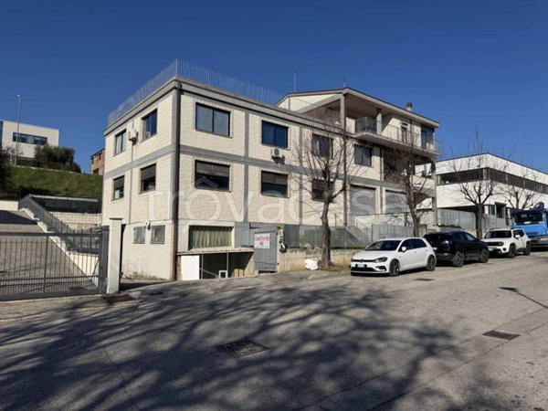 negozio in vendita a Porto San Giorgio