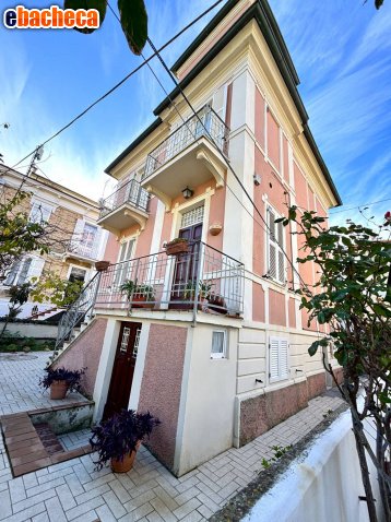 casa indipendente in vendita a Porto San Giorgio
