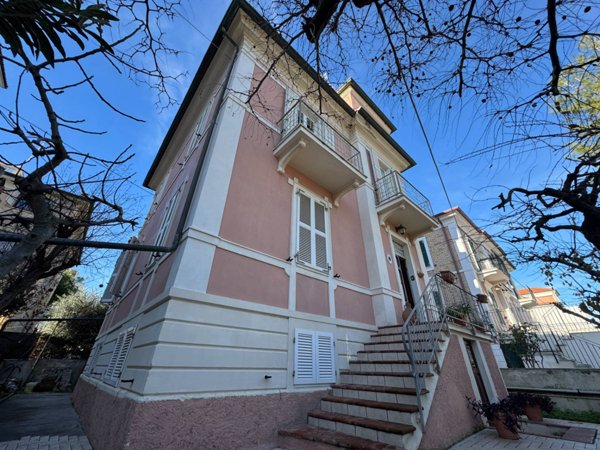 casa indipendente in vendita a Porto San Giorgio