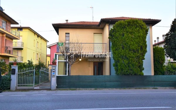 casa indipendente in vendita a Porto San Giorgio