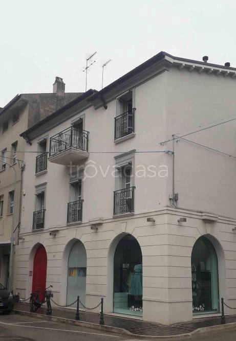 negozio in vendita a Porto San Giorgio