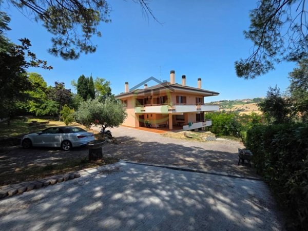 casa indipendente in vendita a Porto San Giorgio