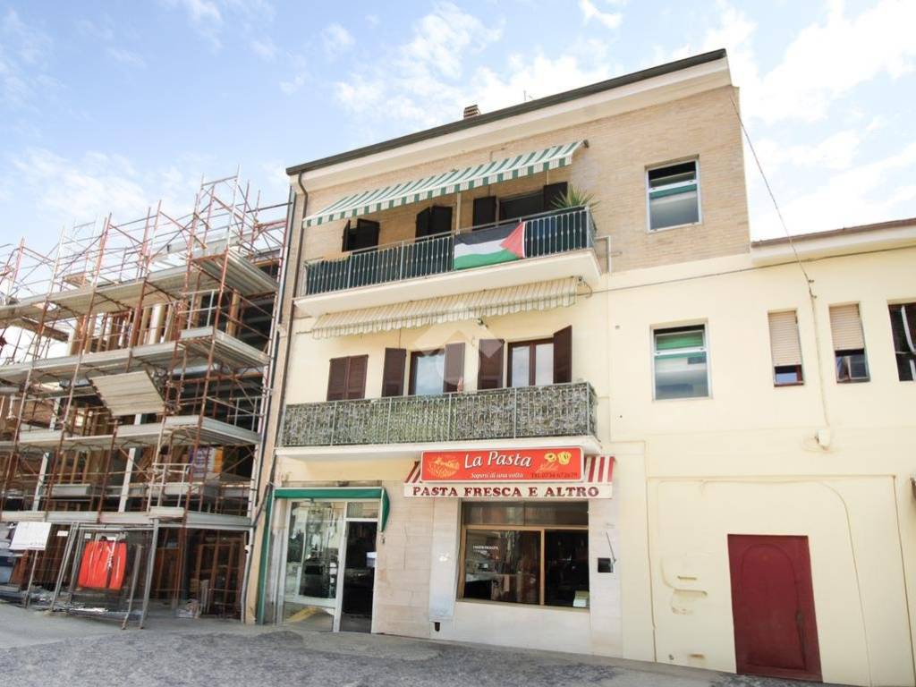 negozio in vendita a Porto San Giorgio