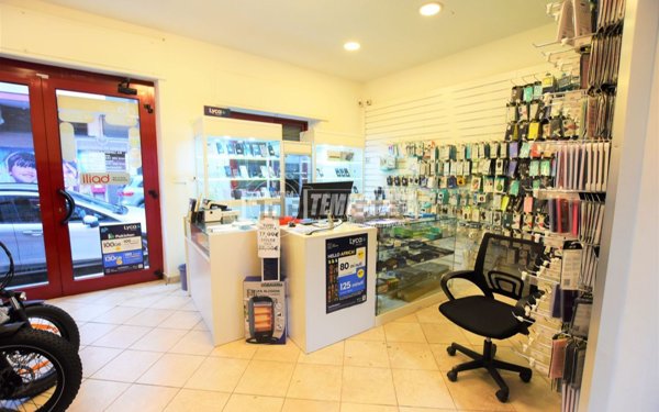 locale commerciale in vendita a Porto San Giorgio