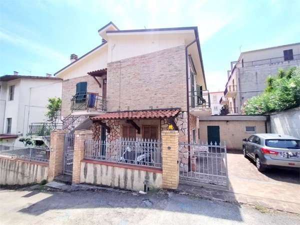 casa indipendente in vendita a Porto San Giorgio