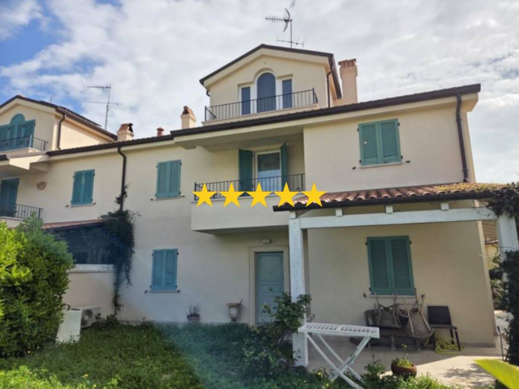 casa indipendente in vendita a Porto San Giorgio