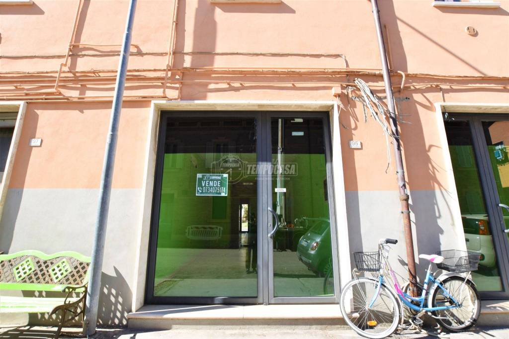 negozio in vendita a Porto San Giorgio