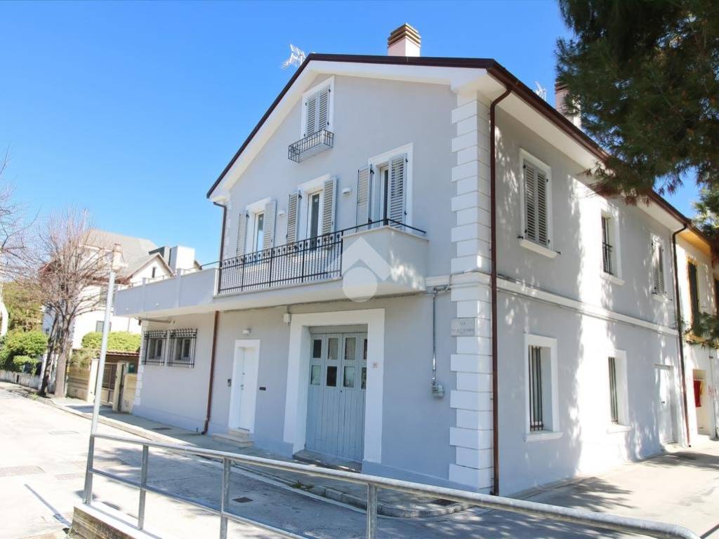 casa indipendente in vendita a Porto San Giorgio