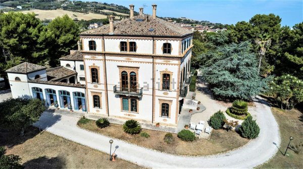 villa in vendita a Porto San Giorgio