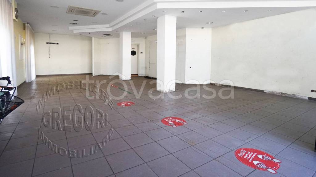 negozio in vendita a Porto San Giorgio