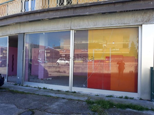locale commerciale in vendita a Porto San Giorgio
