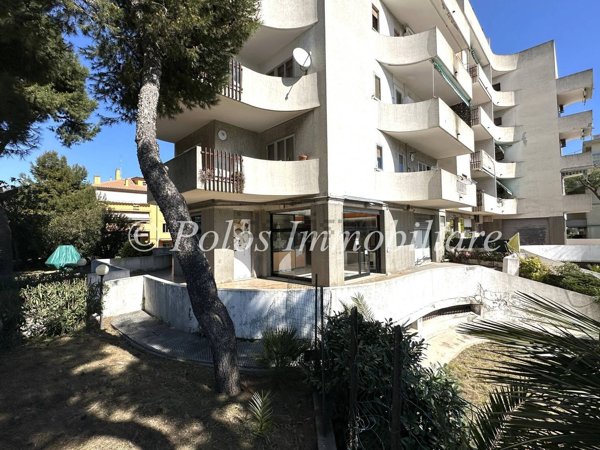 locale commerciale in vendita a Porto San Giorgio