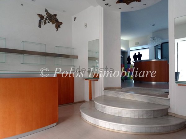 locale commerciale in vendita a Porto San Giorgio