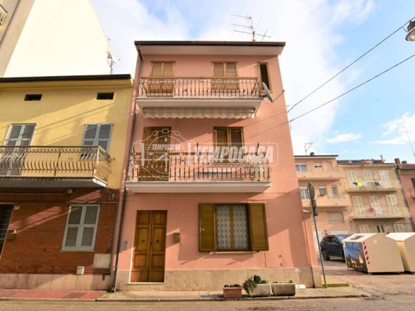 casa indipendente in vendita a Porto San Giorgio
