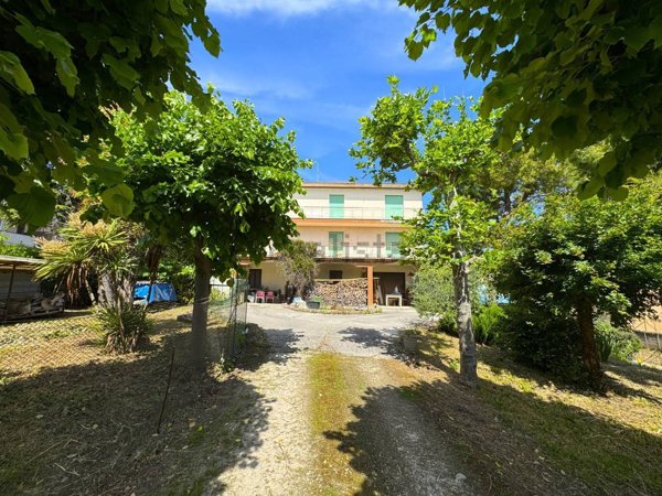 casa indipendente in vendita a Porto San Giorgio