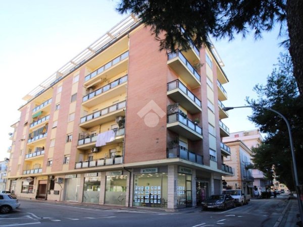 negozio in vendita a Porto San Giorgio