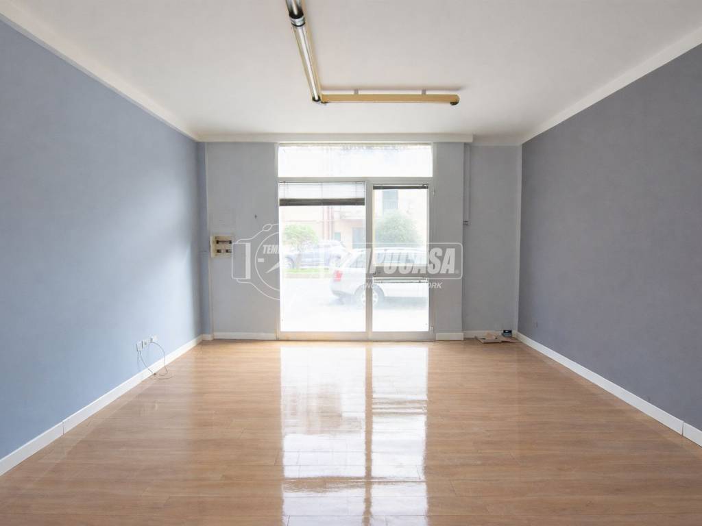 negozio in vendita a Porto San Giorgio