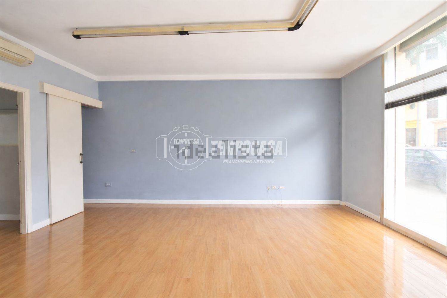 locale commerciale in vendita a Porto San Giorgio