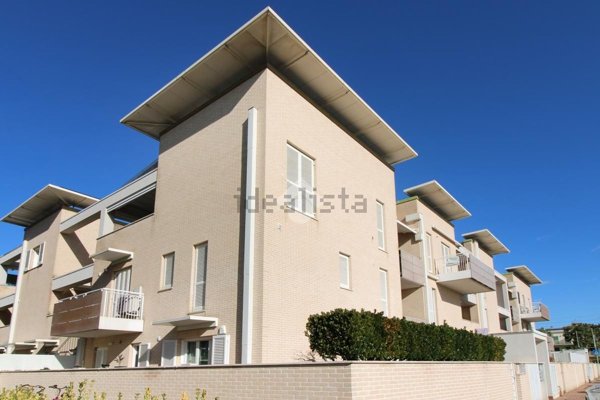 locale di sgombero in vendita a Porto San Giorgio