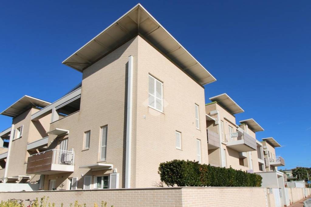 casa indipendente in vendita a Porto San Giorgio