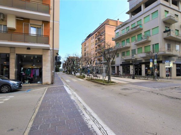 negozio in vendita a Porto San Giorgio