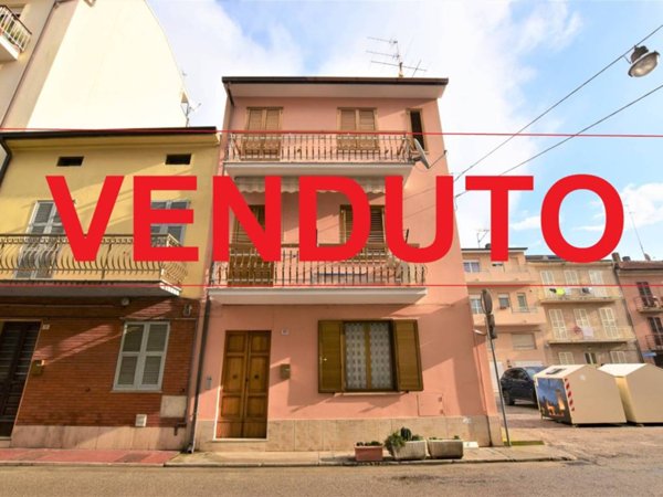 casa indipendente in vendita a Porto San Giorgio