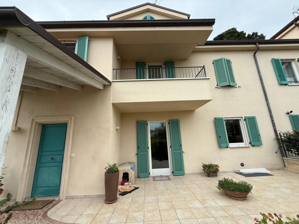 casa indipendente in vendita a Porto San Giorgio