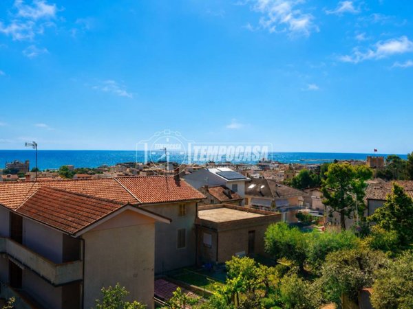 casa indipendente in vendita a Porto San Giorgio