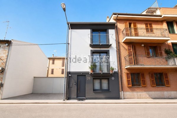casa indipendente in vendita a Porto San Giorgio