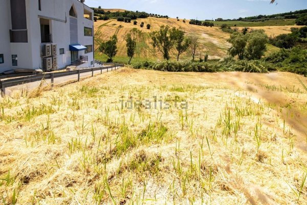 terreno edificabile in vendita a Porto San Giorgio