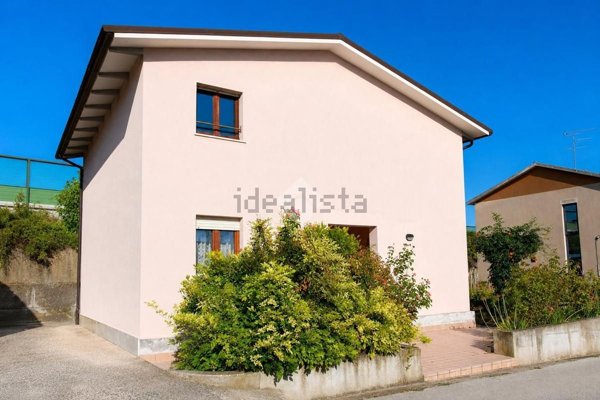 casa indipendente in vendita a Porto San Giorgio