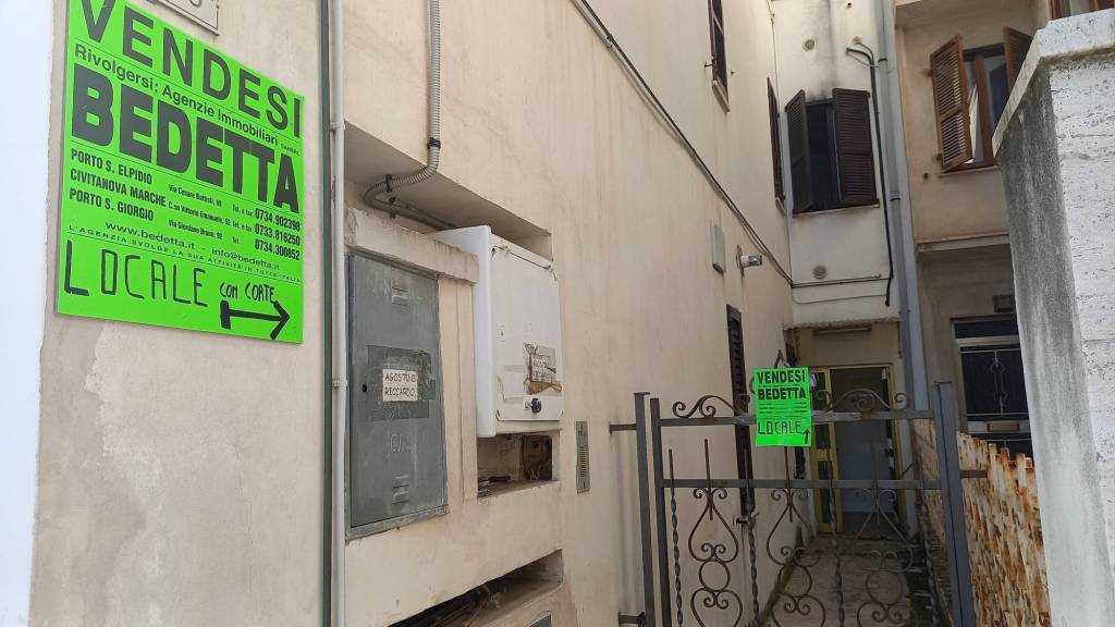 locale commerciale in vendita a Porto Sant'Elpidio