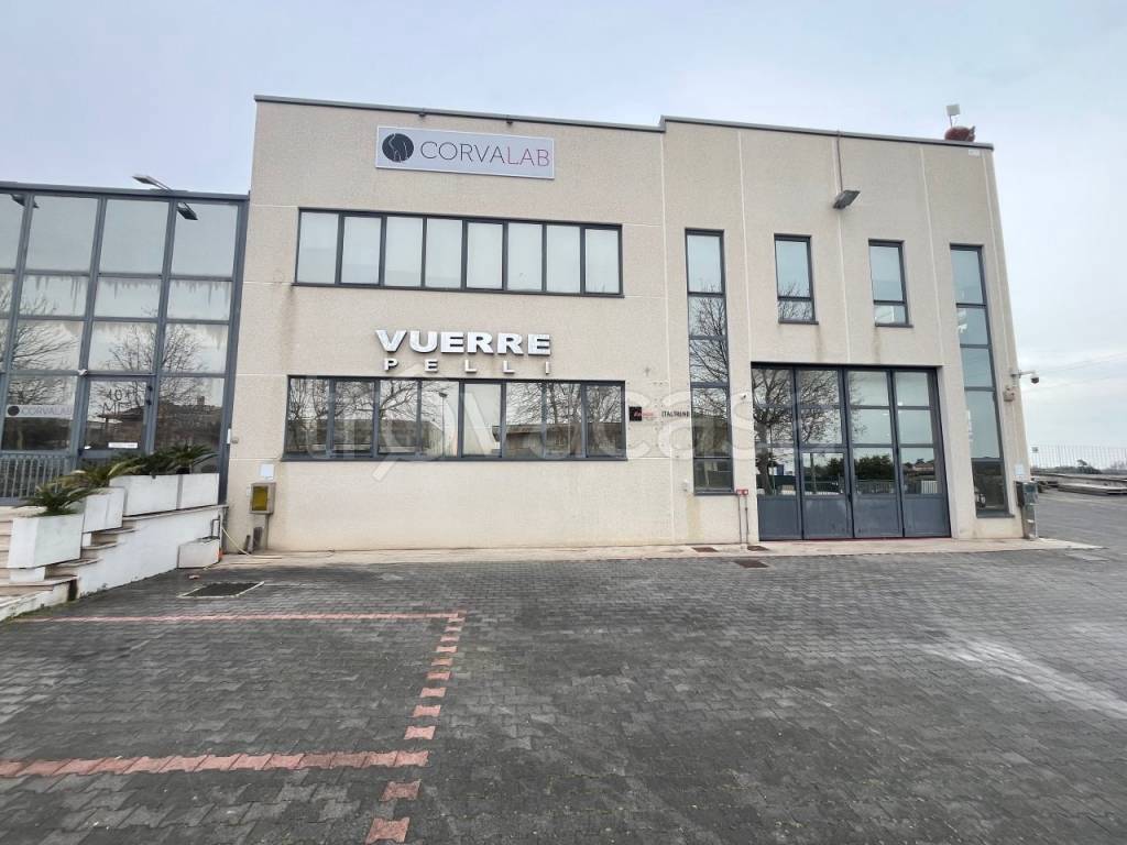locale commerciale in vendita a Porto Sant'Elpidio