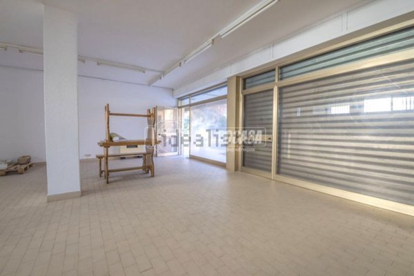 locale commerciale in vendita a Porto Sant'Elpidio