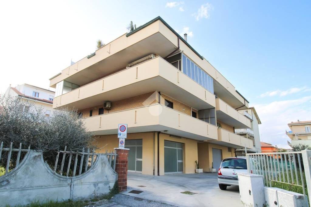 negozio in vendita a Porto Sant'Elpidio