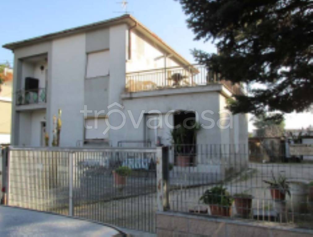locale di sgombero in vendita a Porto Sant'Elpidio