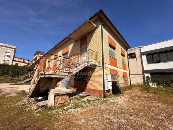 casa indipendente in vendita a Porto Sant'Elpidio