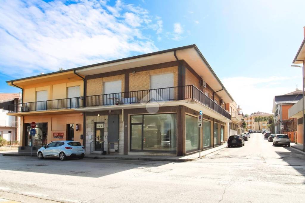 negozio in vendita a Porto Sant'Elpidio