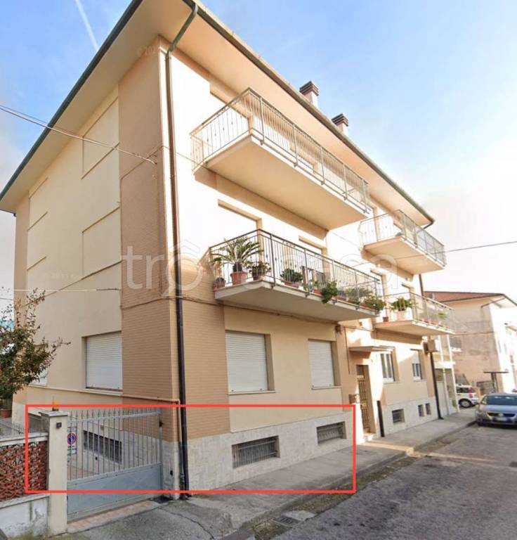 locale di sgombero in vendita a Porto Sant'Elpidio