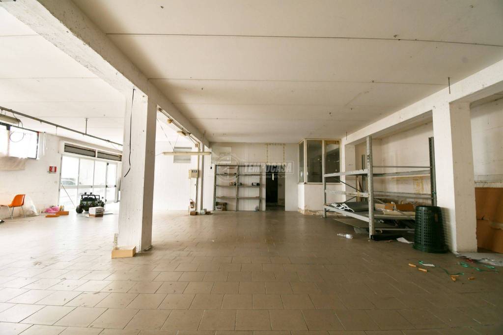 negozio in vendita a Porto Sant'Elpidio