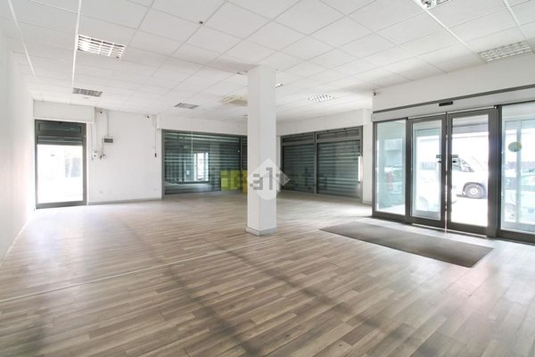 locale commerciale in vendita a Porto Sant'Elpidio