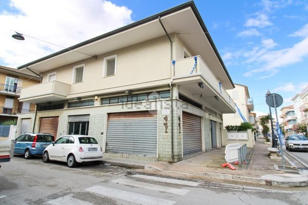 locale commerciale in vendita a Porto Sant'Elpidio