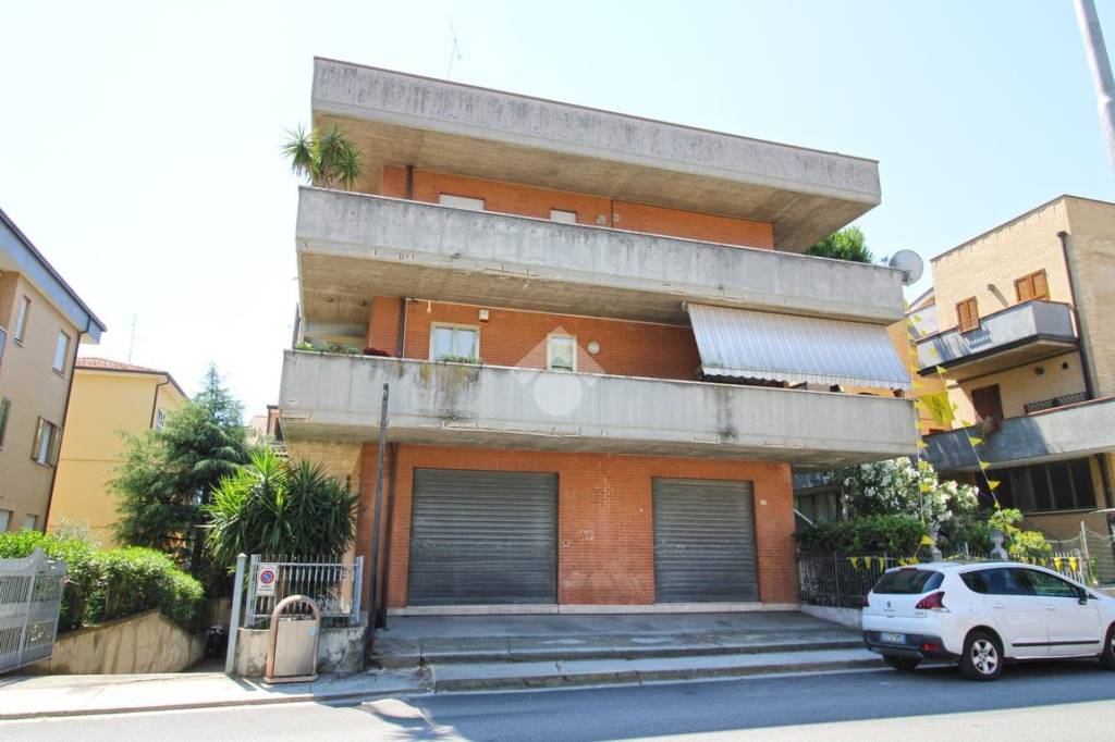 negozio in vendita a Porto Sant'Elpidio