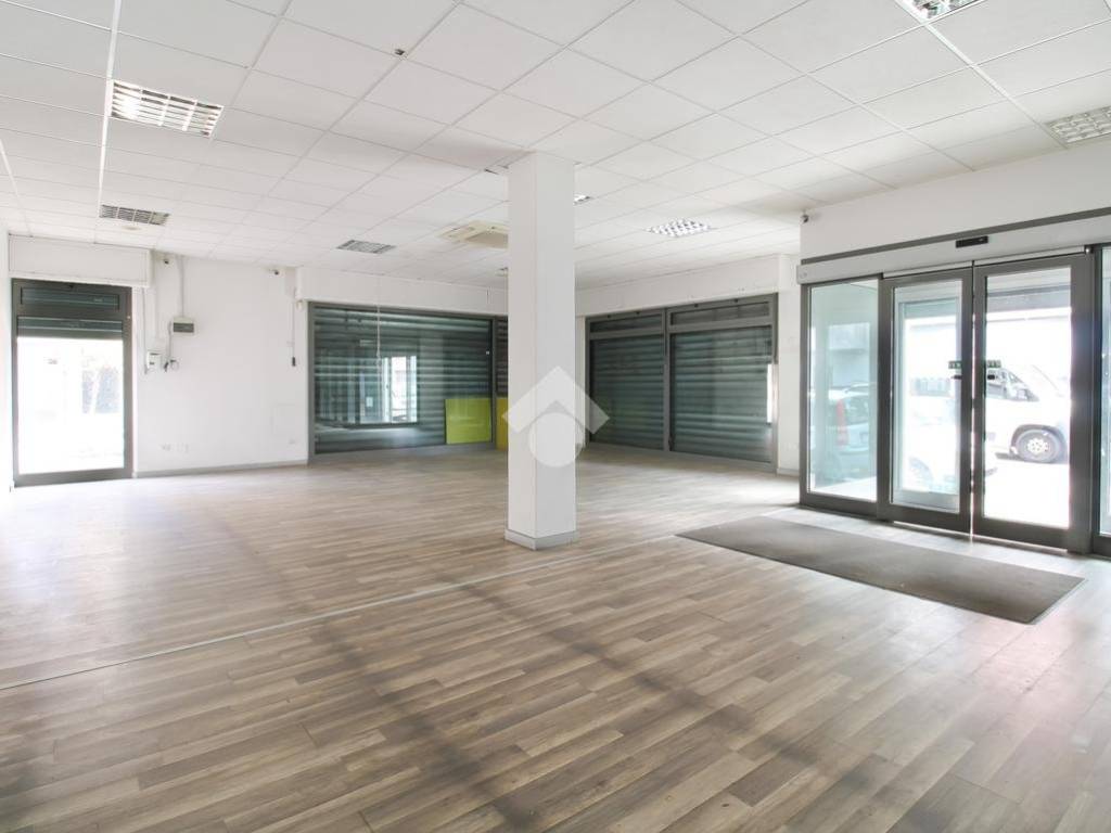 negozio in vendita a Porto Sant'Elpidio
